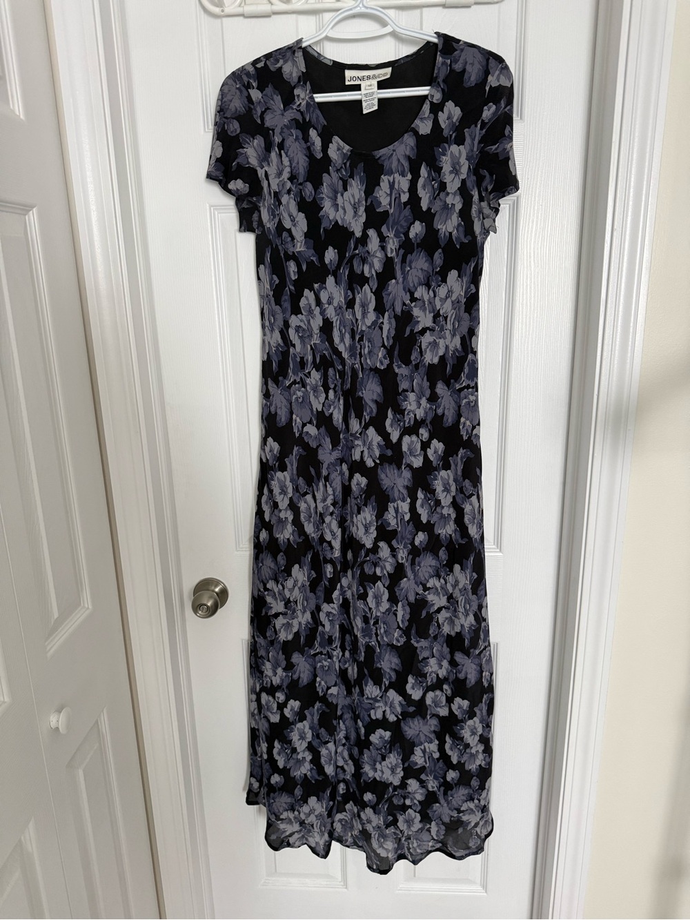 Jones New York Black and Gray Floral Midi Dress